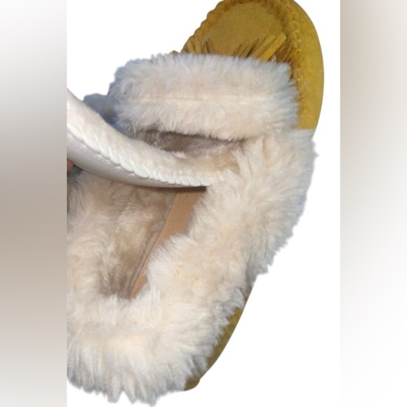 ULTRAIDEAS Women’s Moccasin Slippers Size 8 Yellow Faux Fur Lined Indoor/outdoor - Picture 8 of 16